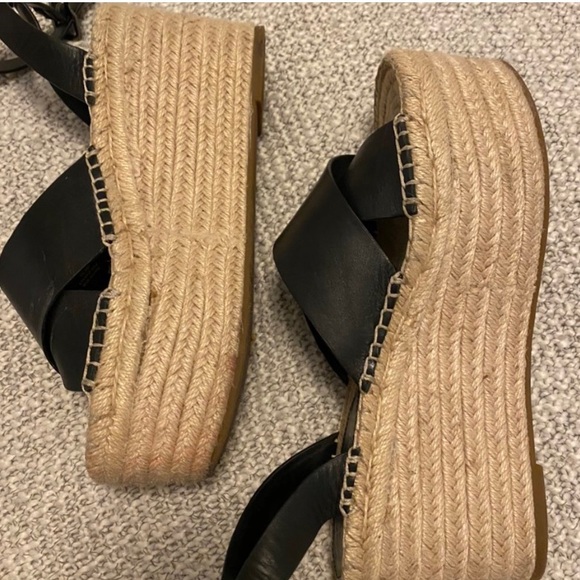 Gianni Bini Platform Wedges - Picture 2 of 4